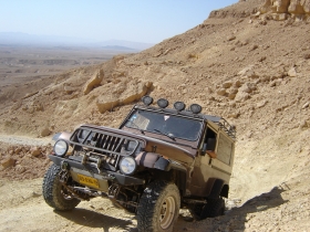 טיולי ג'יפים מכתש רמון - בקעת  צין . Ramon Crater Ma'ale Tzin via Noach Zik Off 